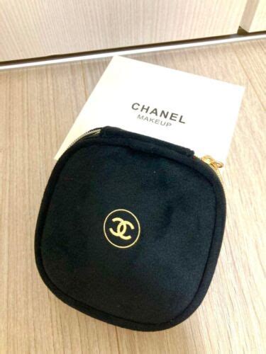 chanel novelty velor pouch with mirror black gold|Chanel Novelty Velor Pouch Lip Case With Mirror Black Gold New.